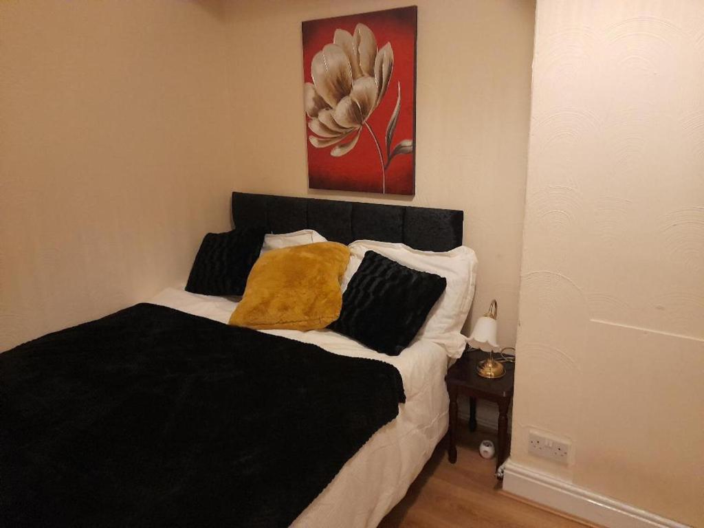 Immaculate 3-Bed House in Middlesbrough with WiFi Accommodation image 1 Immaculate 3-Bed House in Middlesbrough with WiFi image one