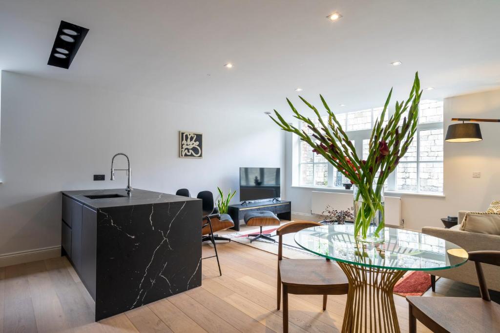 Marygate - Gallery Apartment image one