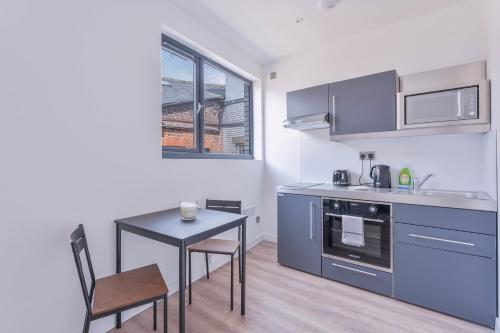 Modern and Bright Studio in Central Sheffield Accommodation image 3 Modern and Bright Studio in Central Sheffield image three