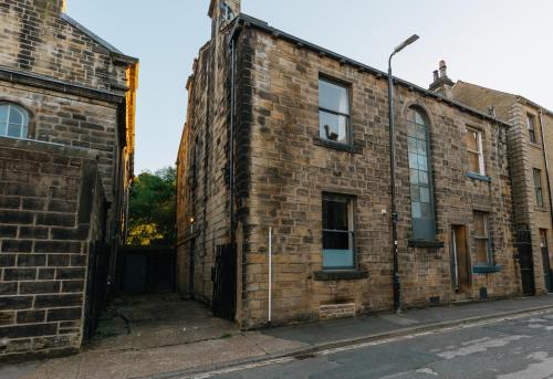 HOPE HOUSE - Beautiful 4 Bed Property Located in Hebden Bridge, Yorkshire Accommodation image 3 HOPE HOUSE - Beautiful 4 Bed Property Located in Hebden Bridge, Yorkshire image three
