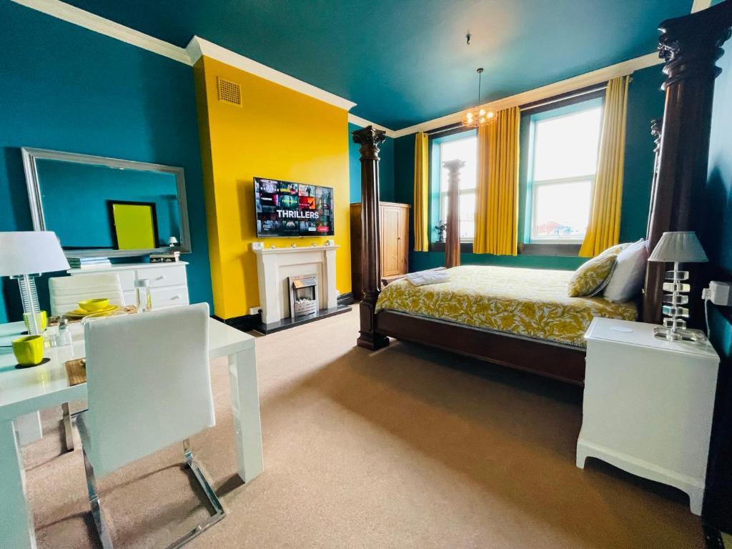 PHOENIX Boutique Apartments image one