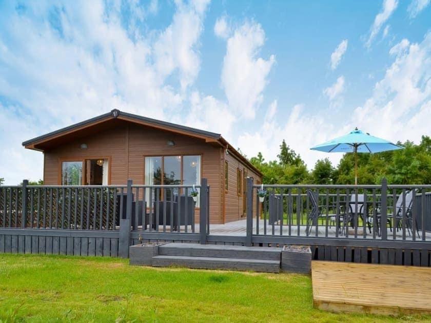 Hidden Gem Lodge with Hot Tub image one