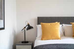 Leeds Apartment - 5 min from City Centre image two