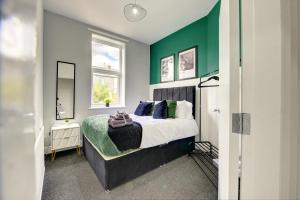 Stunning Sheffield House Sleeps 12 Accommodation image 2 Stunning Sheffield House Sleeps 12 image two