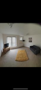 Super 4 Bedroom 7 Person and 3 Bathroom HOUSE Accommodation image 2 Super 4 Bedroom 7 Person and 3 Bathroom HOUSE image two