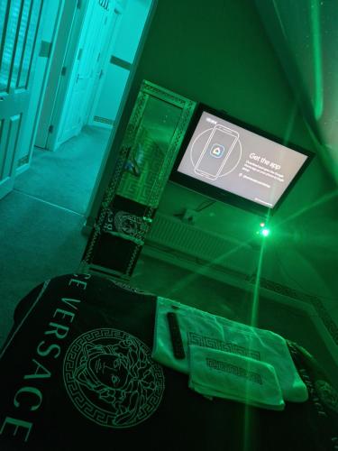 Affordable Versace Designer Full Apartment Accommodation image 3 Affordable Versace Designer Full Apartment image three