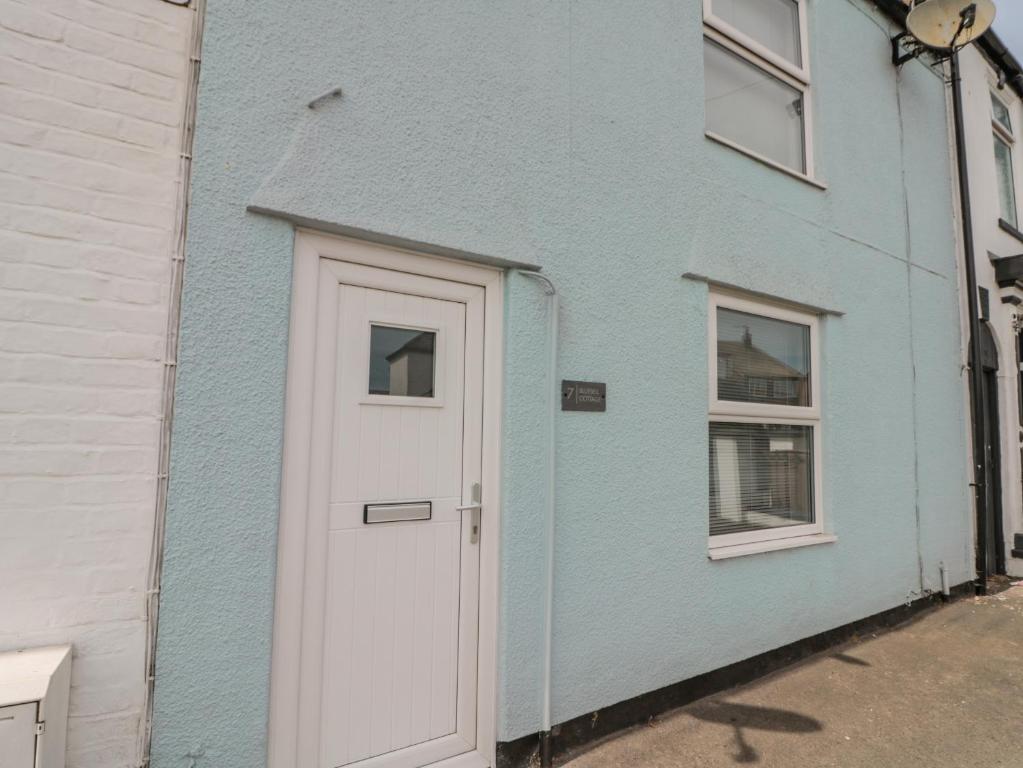 7 Chapel Street image one