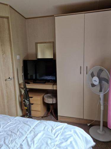 Westfield 165 Accommodation image 3 Westfield 165 image three