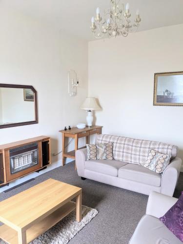 13 Flat 5 Esplanade Gardens Accommodation image 3 13 Flat 5 Esplanade Gardens image three