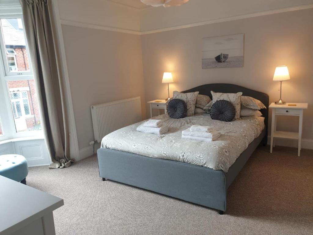 Sunset House - Whitby Townhouse near the sea sleeps 8 Accommodation image 1 Sunset House - Whitby Townhouse near the sea sleeps 8 image one