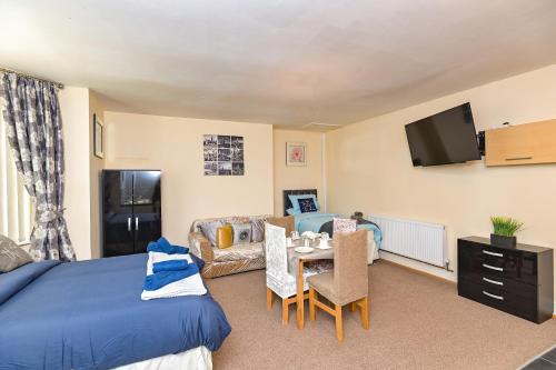 The Elm Wood Apartments Accommodation image 3 The Elm Wood Apartments image three