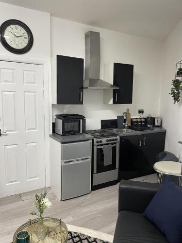 BV Lush Studio At Queensgate Huddersfield Town Centre Accommodation image 3 BV Lush Studio At Queensgate Huddersfield Town Centre image three