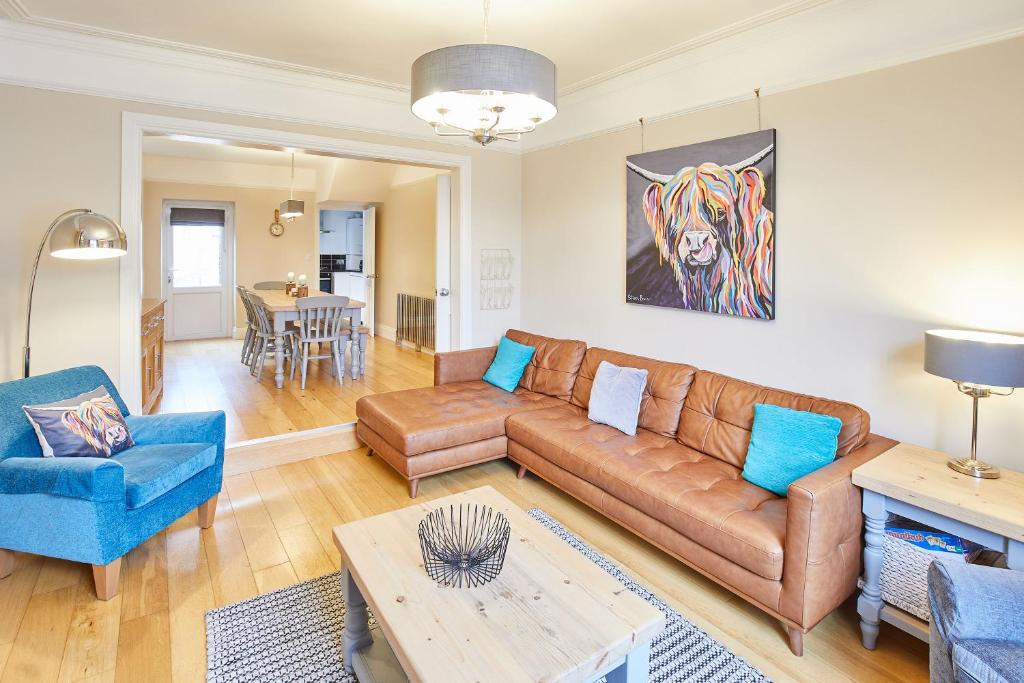 Host & Stay - Hutton House image one