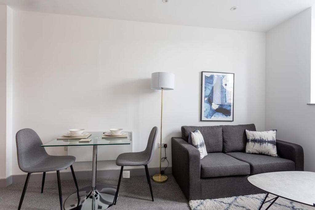 Contemporary 1 Bedroom Apartment Leeds Accommodation image 1 Contemporary 1 Bedroom Apartment Leeds image one