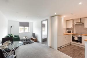 Cosy & Modern 1 Bed Apartment Leeds Accommodation image 2 Cosy & Modern 1 Bed Apartment Leeds image two