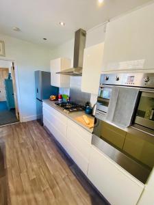Spacious Victorian family Town House, sleeps 6, near York Centre Accommodation image 2 Spacious Victorian family Town House, sleeps 6, near York Centre image two