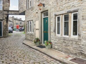 Find Car Parks In Scarborough Page image 21 Picture of Squint Cottage