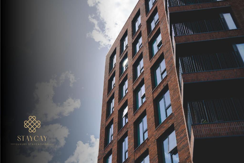 Beautiful 1-Bed Apartment - City Centre - FREE Wi-Fi - New image one