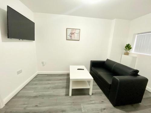 Tong Apartments Accommodation image 3 Tong Apartments image three