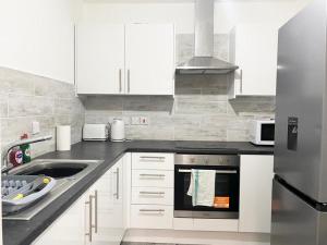 Tong Apartments Accommodation image 2 Tong Apartments image two