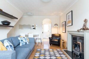 Picture of Pass the Keys Spacious Townhouse with 900Mbps Internet Parking