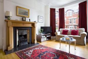 The Judge’s House - luxury period house, quiet, central, spacious, sleeps 8 + cot, 5 bed/3 bath Accommodation image 2 The Judge’s House - luxury period house, quiet, central, spacious, sleeps 8 + cot, 5 bed/3 bath image two