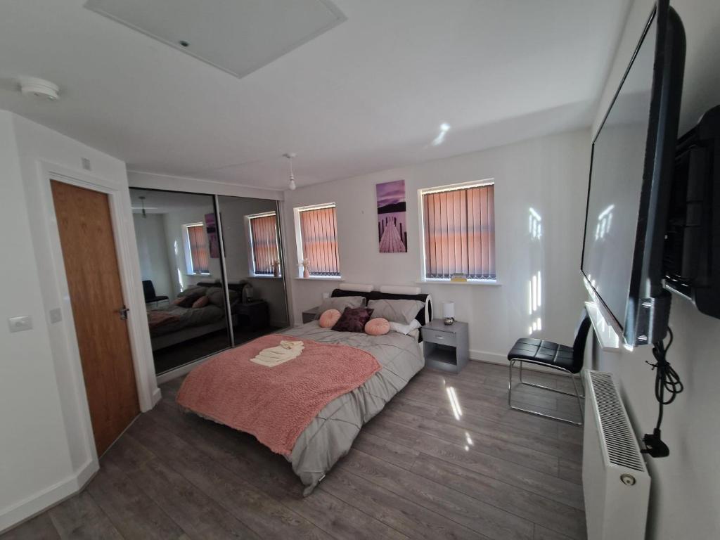 7 Burnby Close,Leeds,LS14 1GA image one