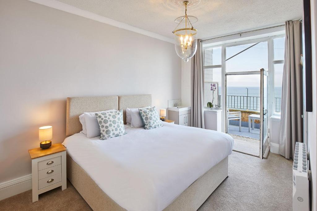 Host & Stay - 4 Metropole Towers Accommodation image 1 Host & Stay - 4 Metropole Towers image one