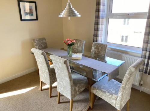 Park Crescent apartment Accommodation image 3 Park Crescent apartment image three