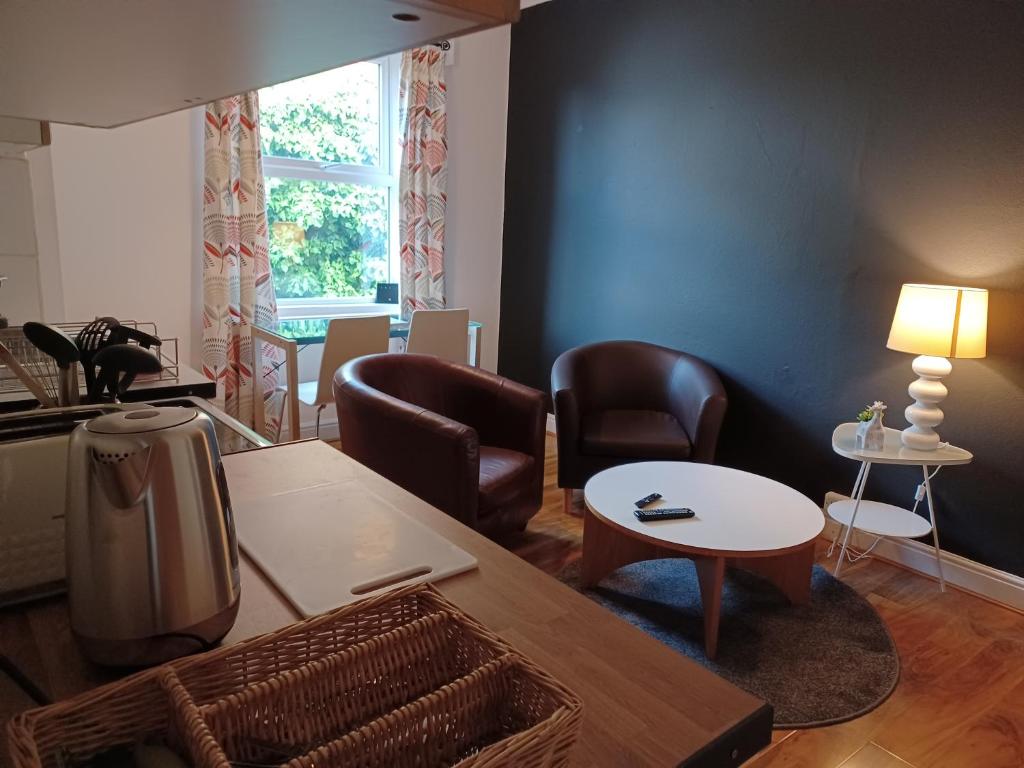 Trafalgar Shortstop Apartment Accommodation image 1 Trafalgar Shortstop Apartment image one