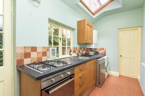 Pass the Keys Opulent 4 bed house in YO1 with riverside views Accommodation image 3 Pass the Keys Opulent 4 bed house in YO1 with riverside views image three