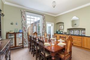 Pass the Keys Opulent 4 bed house in YO1 with riverside views Accommodation image 2 Pass the Keys Opulent 4 bed house in YO1 with riverside views image two