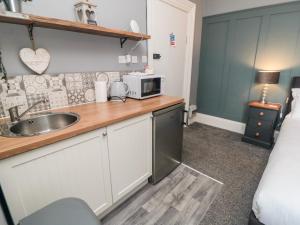Villa Suite 6 image two