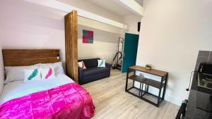 MODERN LUSH SHEFFIELD APARTMENT, SHEFFIELD UNI, NETFLIX, Nearby Paid Parking image two