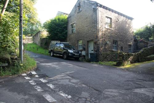 Modern 2 bed in a beautiful location of Holmfirth! Accommodation image 3 Modern 2 bed in a beautiful location of Holmfirth! image three