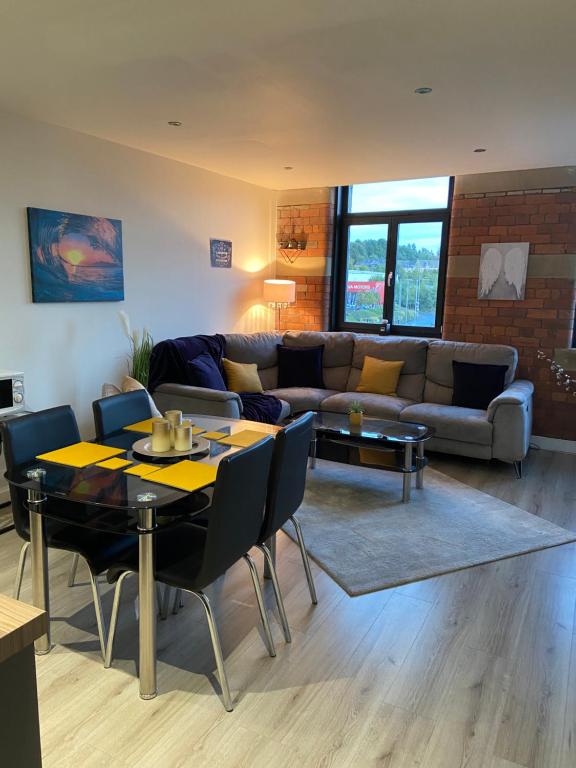 Luxury 2 Bed Duplex City Apartment Accommodation image 1 Luxury 2 Bed Duplex City Apartment image one