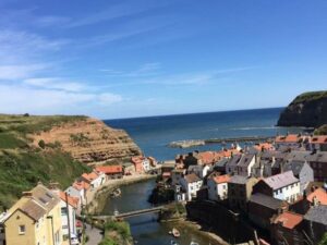 Staithes Hotels - Prices & Availability Page image 2 Picture of Endeavour