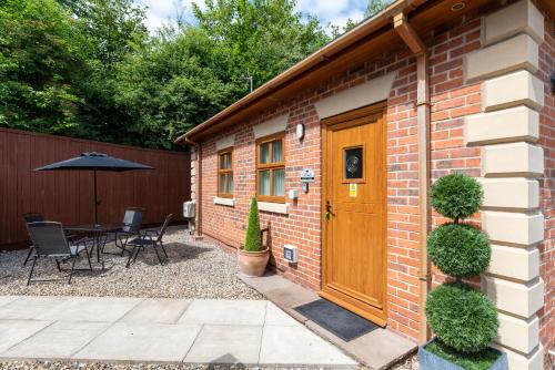 Oak Cottage with Hot Tub Accommodation image 3 Oak Cottage with Hot Tub image three