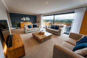 Thornhill, West Yorkshire Page image 1 Picture of Luxury 4 Bedroom Home with Panoramic Views