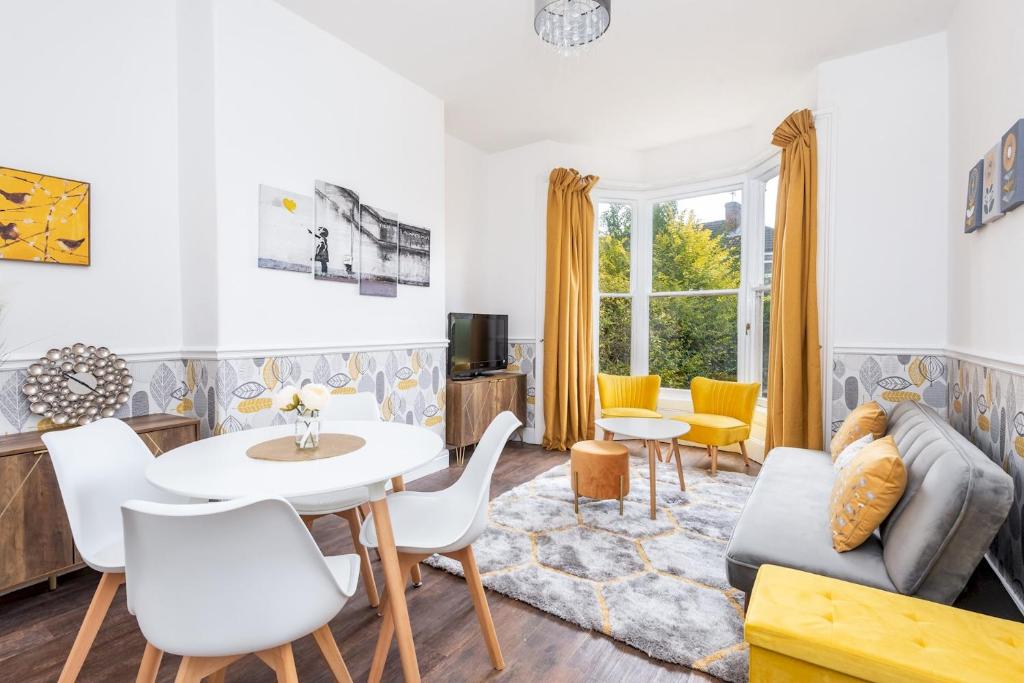 Picture of Pass the Keys Ground Floor Nunnery Renovated 1BR Flat with Lovely Garden
