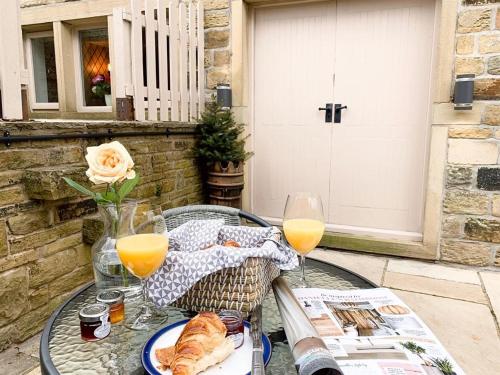 Stunning stone built charming cottage image three