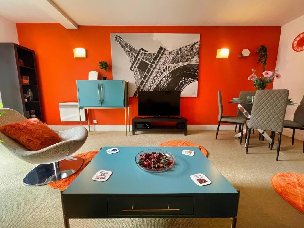 Modern and Central 1-Bedroom Apartment Accommodation image 1 Modern and Central 1-Bedroom Apartment image one