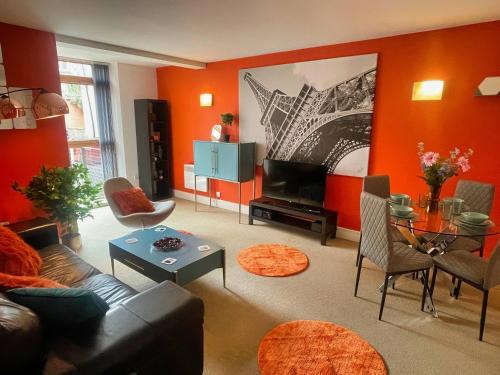 Modern and Central 1-Bedroom Apartment Accommodation image 3 Modern and Central 1-Bedroom Apartment image three