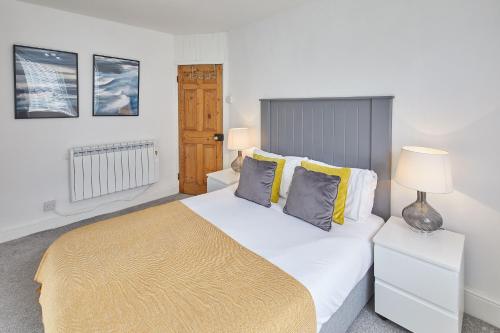 Host & Stay - Ocean Queen Cottage Accommodation image 3 Host & Stay - Ocean Queen Cottage image three