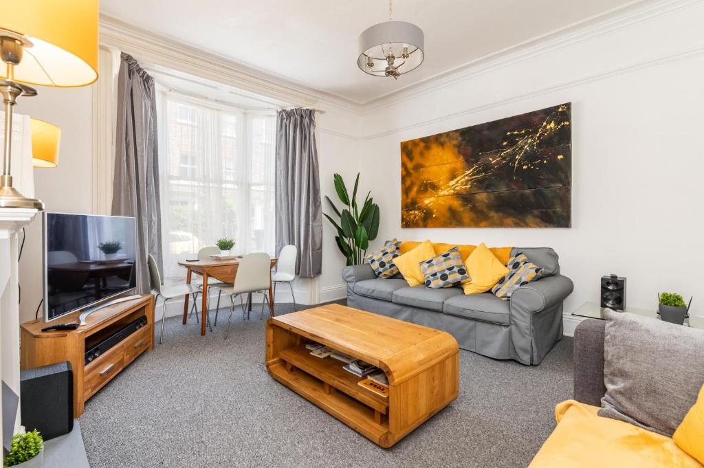 Picture of Pass the Keys Lovely Apt Minutes from the City