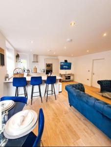 The Hideaway Luxury 5* 2 Bed Garden Apartment Accommodation image 1 The Hideaway Luxury 5* 2 Bed Garden Apartment image one