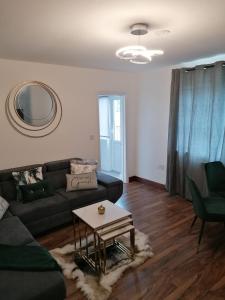 Stunning 3-bedroom Home in Middleton, Leeds Accommodation image 2 Stunning 3-bedroom Home in Middleton, Leeds image two