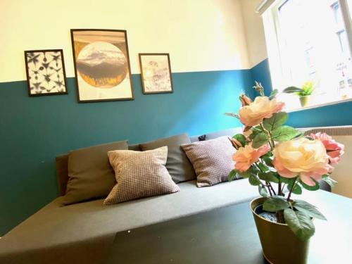 Lovely Flat in City Centre Leeds with free parking Accommodation image 3 Lovely Flat in City Centre Leeds with free parking image three