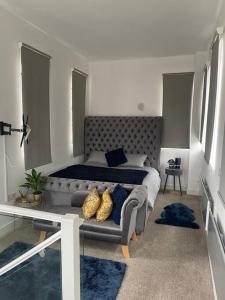 2 Bedroom Luxury Penthouse Apartment Accommodation image 1 2 Bedroom Luxury Penthouse Apartment image one