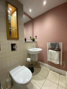 Beautiful OneBed Flat in the Heart of the City Accommodation image 2 Beautiful OneBed Flat in the Heart of the City image two